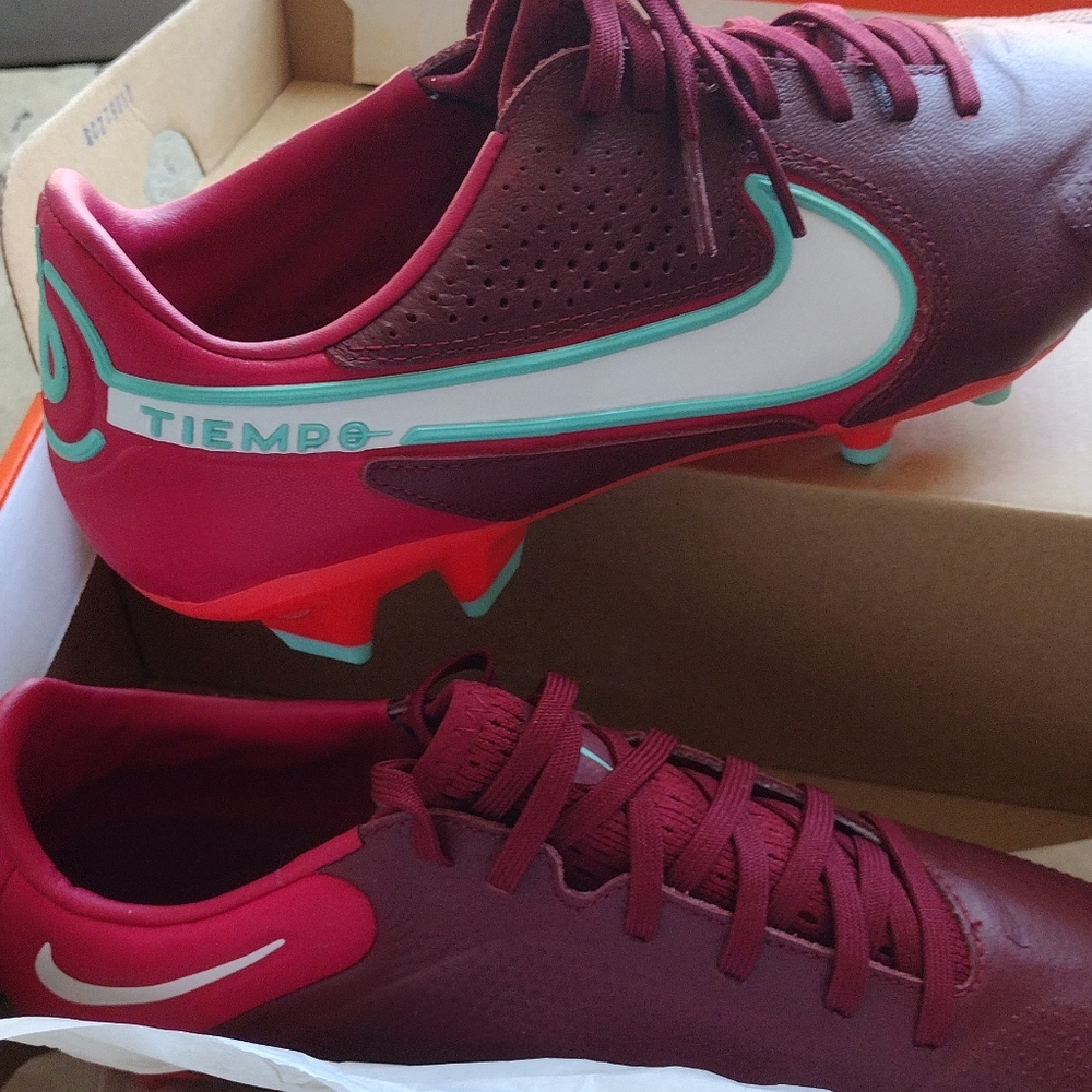 NIKE TIEMPO PRO.